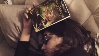 Sriti Jha's obsession with books is the most RELATABLE thing you'll see today! Thumbnail