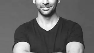 Sunil Grover 'DOES NOT' need a job with AIB! Thumbnail