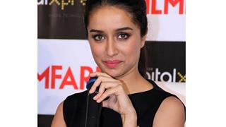 Shraddha Kapoor on becoming a "Half Girlfriend" in REAL life Thumbnail