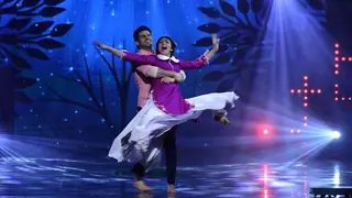 This is how romantic hubby, Vivek Dahiya is for Divyanka! Thumbnail