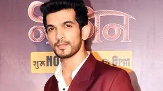Arjun Bijlani is back in 'Naagin 2' Thumbnail