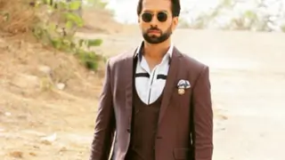 #Stylebuzz: When Nakuul Mehta Decided To Go Poetic In Style! Thumbnail