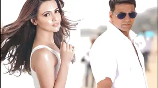 Was amazing to work with Akshay, says Sana Khaan Thumbnail