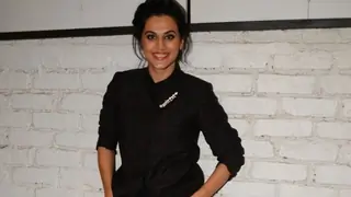 Taapsee wraps up London schedule of 'Judwaa 2' Thumbnail