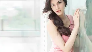 Fan's heartfelt gesture for Kriti Sanon! Thumbnail