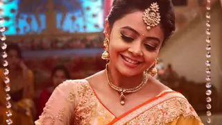 Actress Devoleena Bhattacharjee aka Gopi has a SPECIAL reason to be grateful to everyone! Thumbnail