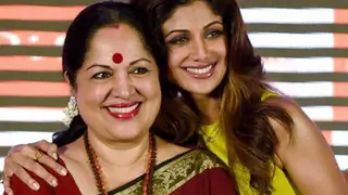 Shilpa Shetty's heart-warming message for her Mother is too sweet Thumbnail
