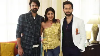#Stylebuzz: Barun Sobti's Swag And Surbhi Chandna's Charm In 'Ishqbaaaz' Thumbnail