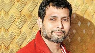 Neeraj Pandey welcomes Naseeruddin on 'Aiyaary' set