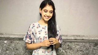 This is WHAT Niti Taylor does on the sets of 'Ghulaam' these days!