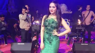#Stylebuzz: On A Closer Look, Mahhi Vij Indeed Looks Like Our Favourite Aquatic Creature! Thumbnail