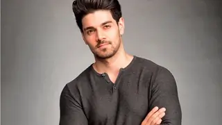 Sooraj Pancholi to learn SEVEN different dance forms for... Thumbnail