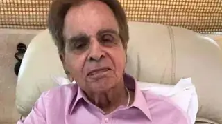 Dilip Kumar not on ventilator, says doctor Thumbnail