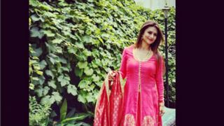 #Stylebuzz: Divyanka Tripathi Is At Her Best In This Scarlet Dress