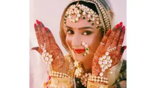 #Stylebuzz: We Must Pause And Gaze At The Wonderful Bride Of 'Ek Shringaar - Swabhimaan' Thumbnail