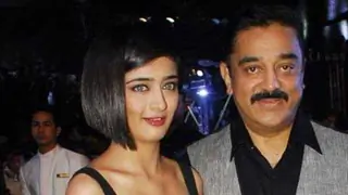 Kamal Haasan to watch 'Vivegam' with daughter Akshara Thumbnail