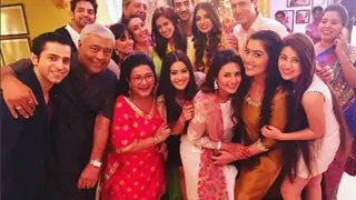 #Stylebuzz: 'Yeh Hai Mohabbatein' Family Goes Red In The Upcoming Episode Thumbnail