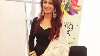 Sriti Jha is all ready to try something for the FIRST time in her life! Thumbnail