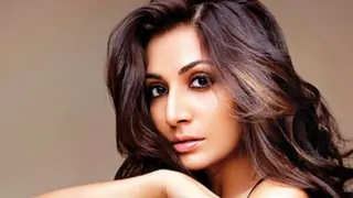 Monica Dogra finds recreating songs a 'wonderful exercise' Thumbnail