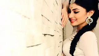 5 Reasons why Mouni Roy is so much MORE than just being an Actress..! Thumbnail