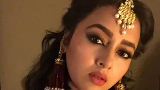 #Stylebuzz: Tejasswi Prakash's Bombshell Desi Look Is Extravagant And How! Thumbnail