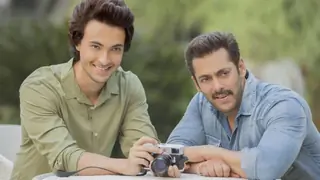CONFIRMED: Salman Khan to LAUNCH brother-in-law Aayush Sharma Thumbnail