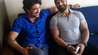 Mohammad Nazim and Eijaz Khan bond with each other as they meet after 3 years! Thumbnail