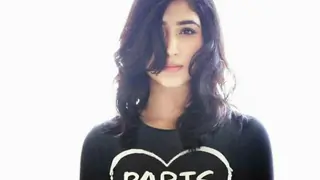 #Stylebuzz: Checkout Disha Parmar's Hot New Look From Woh Apna Sa Thumbnail