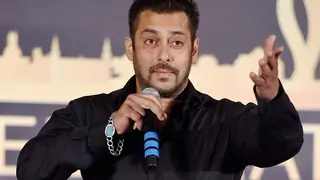 Salman Khan has yet again BOOKED Eid 2019 for... Thumbnail
