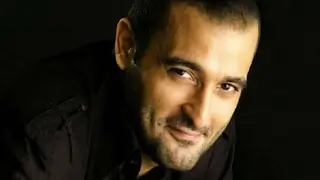 Akshaye plans for a special screening of Ittefaq for this star.. Thumbnail