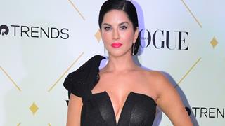 Sunny Leone says, men too face 'Casting Couch' Thumbnail