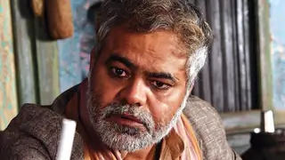 Socio-economically challenged roles comes 'easily' to Sanjay Mishra thumbnail