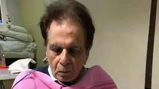 Dilip Kumar diagnosed with mild pneumonia Thumbnail