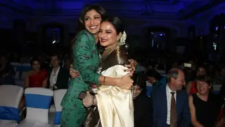 Shilpa Shetty meets her idol on the sets of Super Dancer 2 Thumbnail