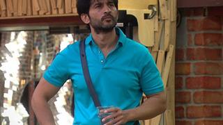 Still in the 'Bigg Boss' house, Hiten Tejwani gets REPLACED in his project Thumbnail