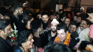 THIS is how Varun Sharma was Welcomed Home Thumbnail