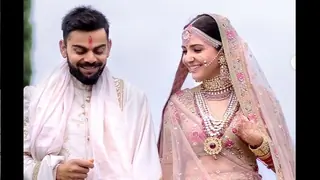 Karan Johar wants to keep staring at the pictures of #Virushka Thumbnail