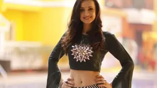 #CheckItOut: First look of Sanaya Irani's upcoming series 'Vodka Shots' Thumbnail