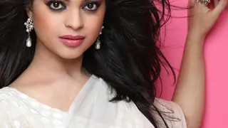"If offered, would definitely do 'Bigg Boss'...", says Sneha Wagh Thumbnail
