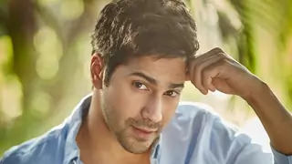 Look, Whose blessings did Varun take before starting Sui Dhaaga? Thumbnail
