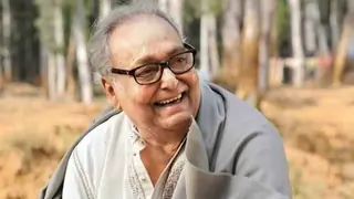 Soumitra Chatterjee presented Legion d'Honneur thumbnail