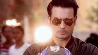 "It is true that the writers cannot be biased towards Harman - Soumya." - Vivian Dsena Thumbnail
