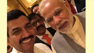 It was Sanjeev Kapoor who COOKED for Narendra Modi in UAE: Pics Below Thumbnail