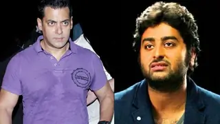 Salman Khan yet AGAIN LOSES COOL on Arijit Singh, Gets him OUT of... Thumbnail