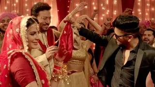 Irrfan Khan-Guru Randhawa RECREATE the popular Patola in Blackmail... Thumbnail