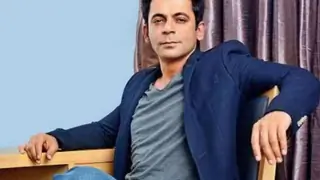 Sunil Grover signs a NEW project after awaiting a call for Kapil Sharma's show Thumbnail
