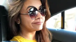 WHAT?! Devoleena Bhattacharjee's bank account HACKED! Thumbnail