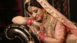 #CheckItOut: Aalisha Panwar aka Aarohi's BRIDAL look from 'Ishq Mein Marjawan'