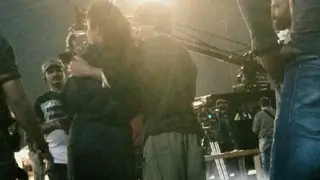 See Picture: SRK - Katrina's off-screen bonding on the sets of Zero Thumbnail