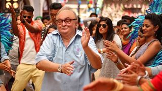 Rishi Kapoor Croons For The First Time In 102 Not Out!